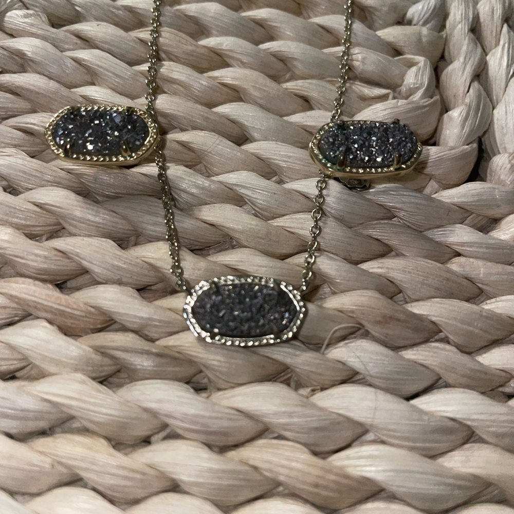 Gold Women's Necklace and matching earrings. Drusy